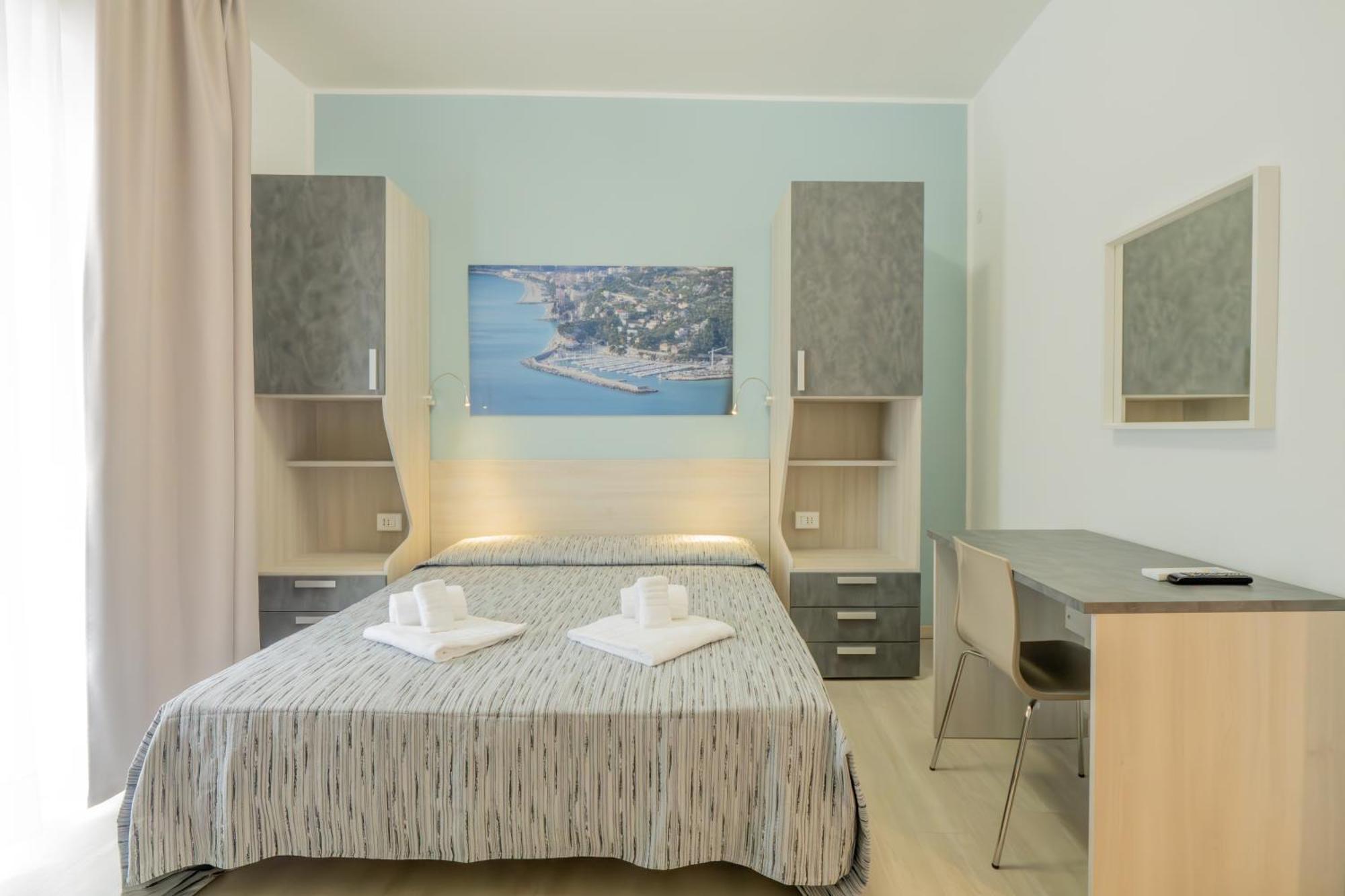 Hotel La Bussola Finale Ligure Buitenkant foto