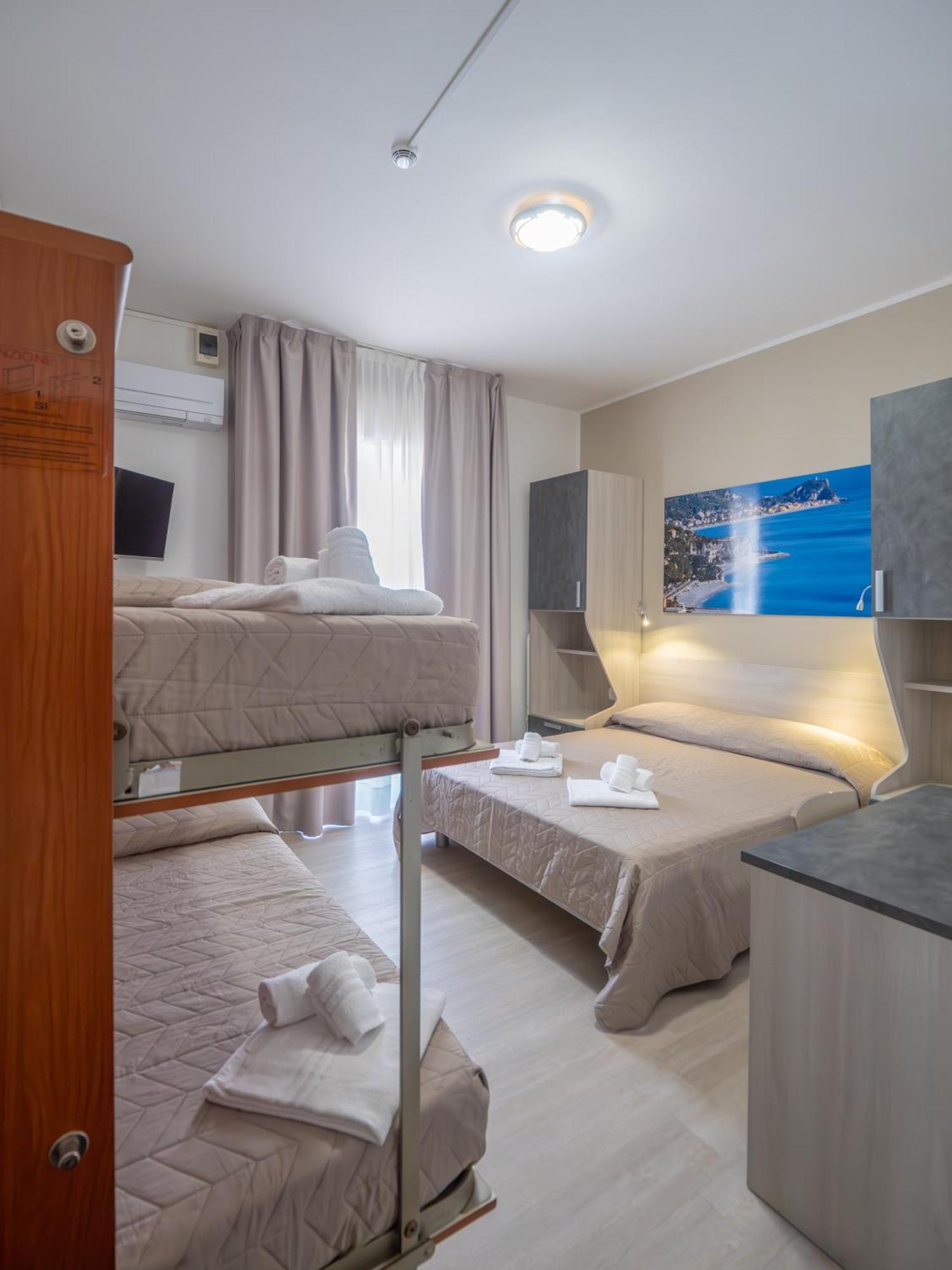 Hotel La Bussola Finale Ligure Buitenkant foto