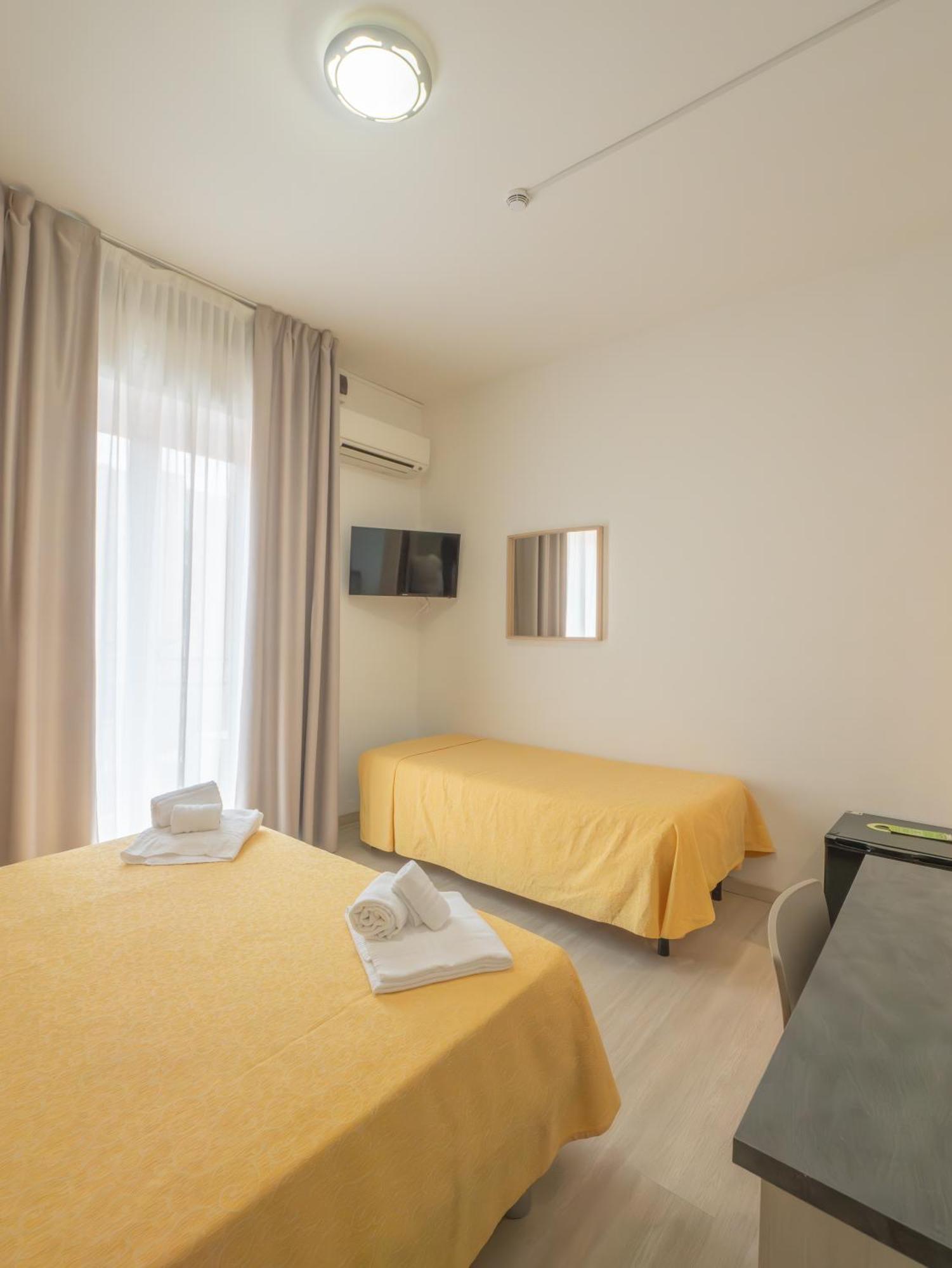 Hotel La Bussola Finale Ligure Buitenkant foto