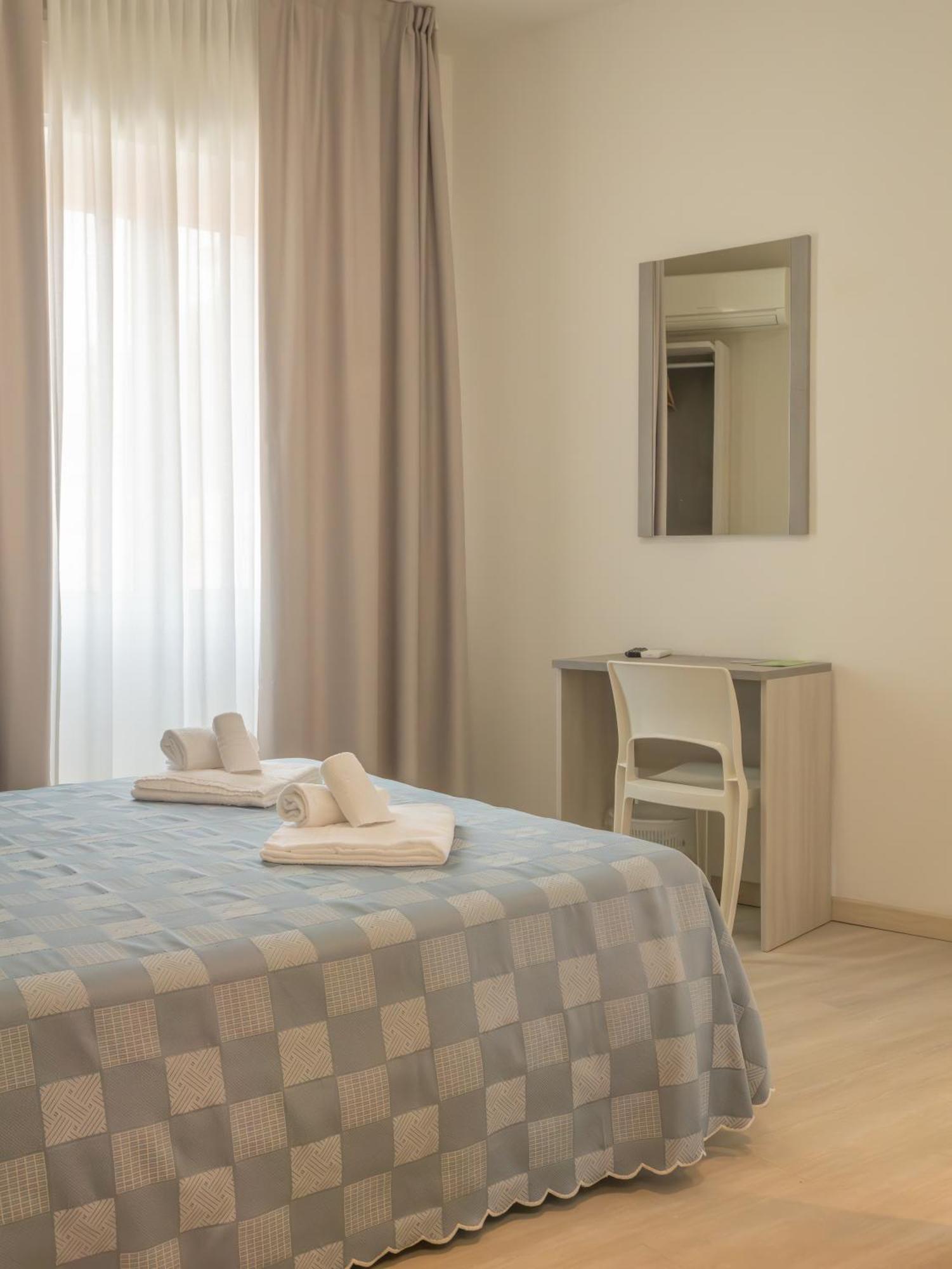 Hotel La Bussola Finale Ligure Buitenkant foto